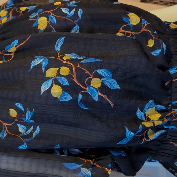 Ann Taylor Lemon Print Cinch Waist Blouse Size M - Picture 2 of 6